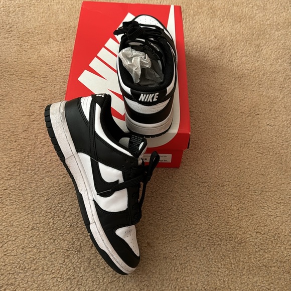 Nike Dunks. Gently used. With box - Picture 7 of 7